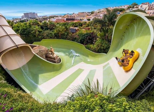 Thumbnail 3 of the excursion /tenerife/siampark/siam4.webp